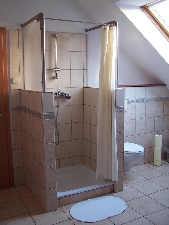 Akacia Apartment - Free Inside Parking, 2 Bedrooms, Garden, Next To Centre Budapest Chambre photo